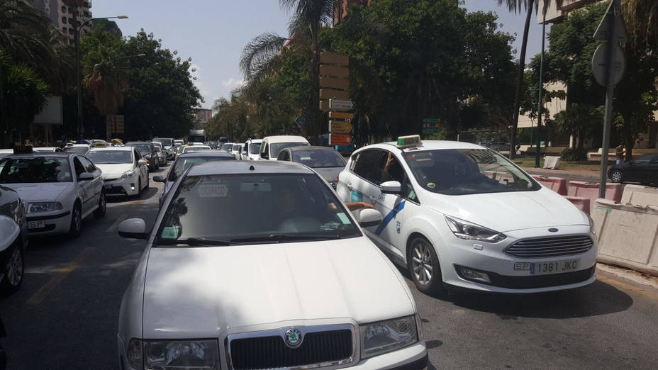 Concentración de taxistas en Málaga