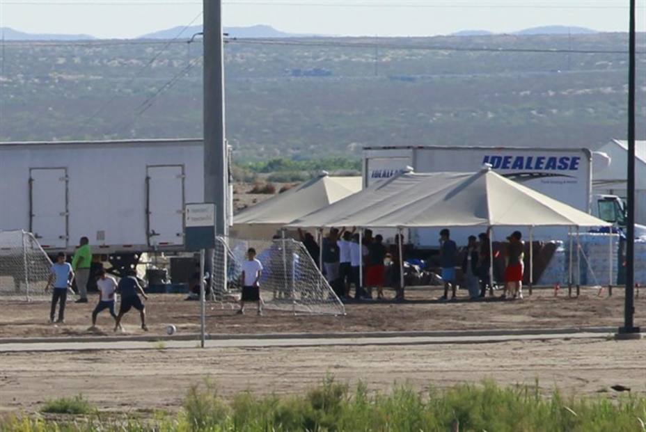Más de 500 menores inmigrantes permanecen detenidos en campamentos de EEUU