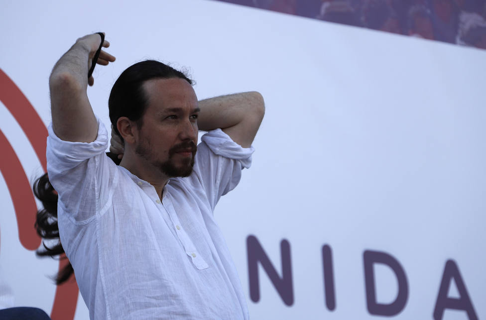 Pablo Iglesias se recoge el pelo - FOTO: Clara Margais / Europa Press