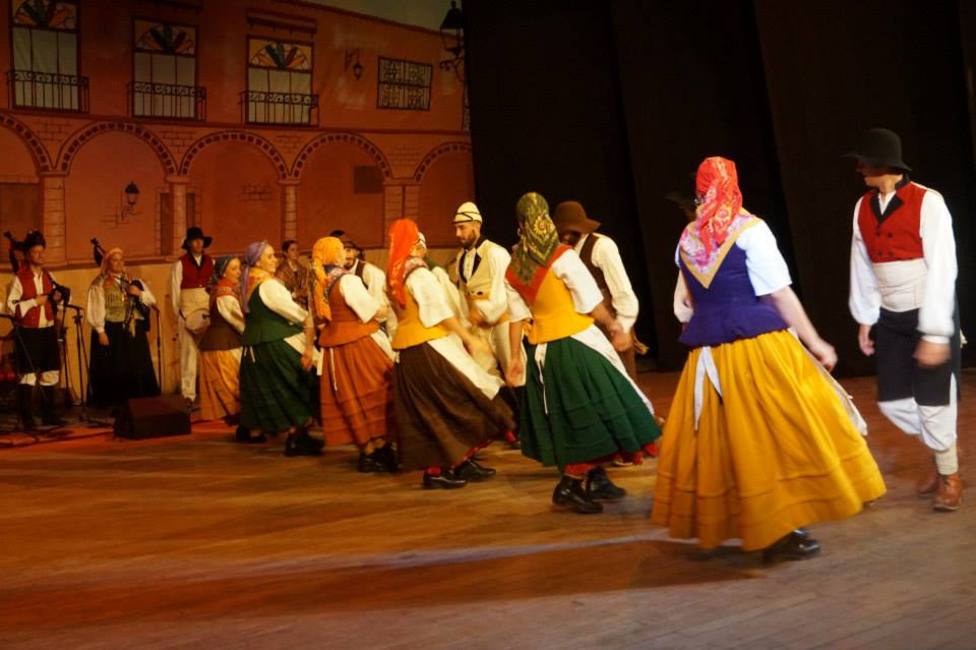 Grupo de danza tradicional Alxibeira de Narón