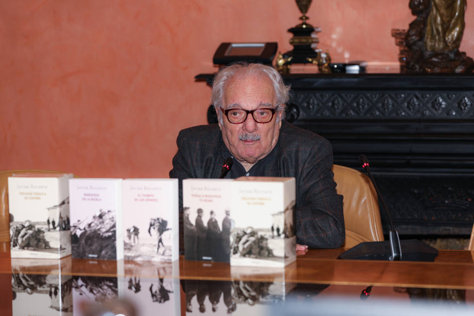 Fallece el periodista y escritor Javier Reverte a los 76 años