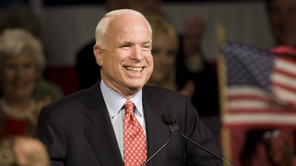 La familia del fallecido McCain, excandidato republicano a la Casa Blanca, celebra la victoria de Biden