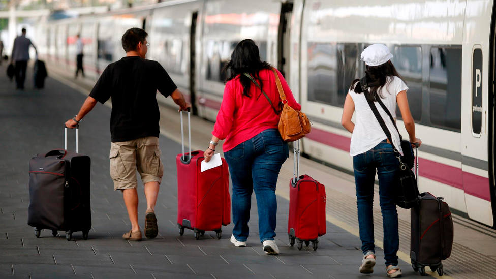 Una joven de Sevilla coge un tren y lo que le pasa dentro durante más de tres horas cambia su vida