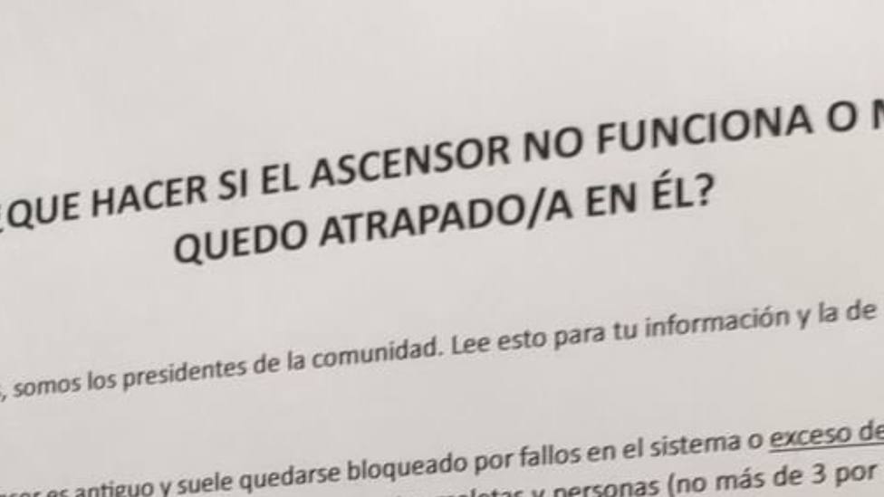 Los surrealistas consejos de esta comunidad de vecinos de Cádiz si se avería el ascensor