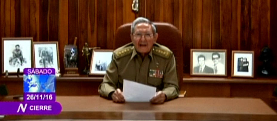 Raúl Castro en la televisión estatal cuando ha informado sobre de la muerte de su hermano. REUTERS