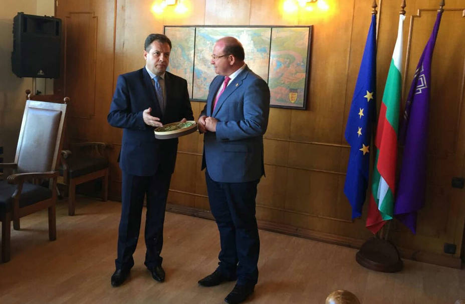 El alcalde de Jaén se reune con autoridades búlgaras