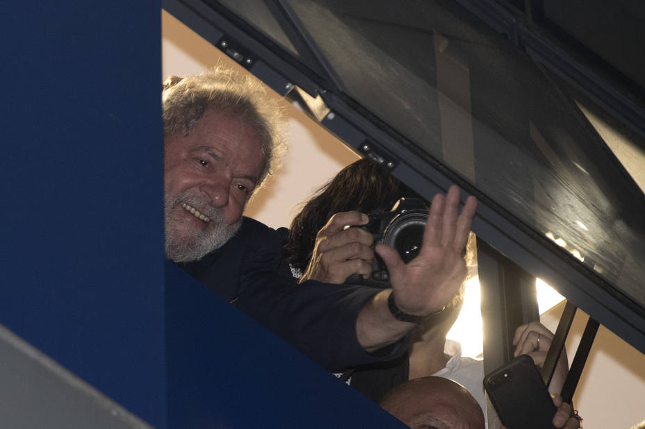 Rousseff: Libre o preso, Lula será presidente