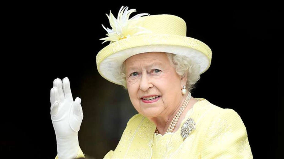 Isabel II pide a la Commonwealth que elija al príncipe Carlos como su sucesor