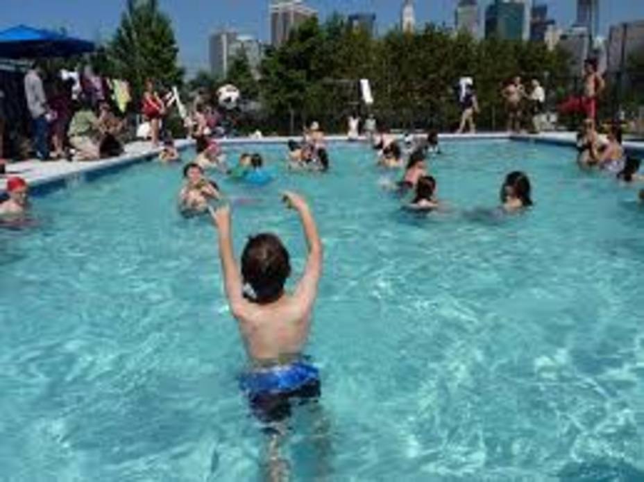 Consumur hace hicapie en la seguridad en piscinas