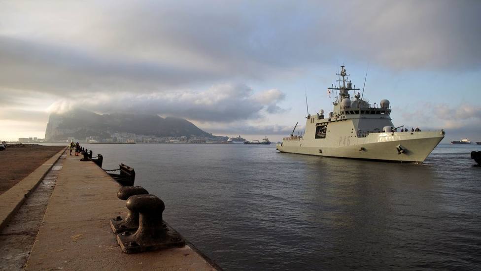 Detenidos en Gibraltar cuatro españoles a bordo de una embarcación