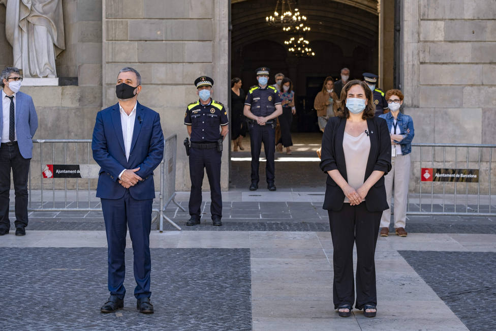 Minuto de silencio por las víctimas de coronavirus en Barcelona