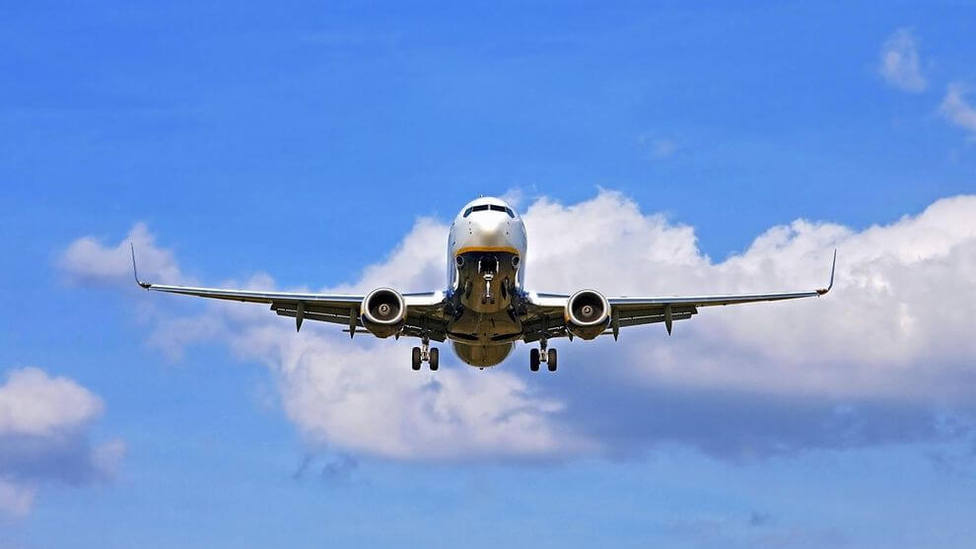Las aerolíneas aseguran que los PCR elevan el precio del trayecto y podría desalentar potenciales viajeros