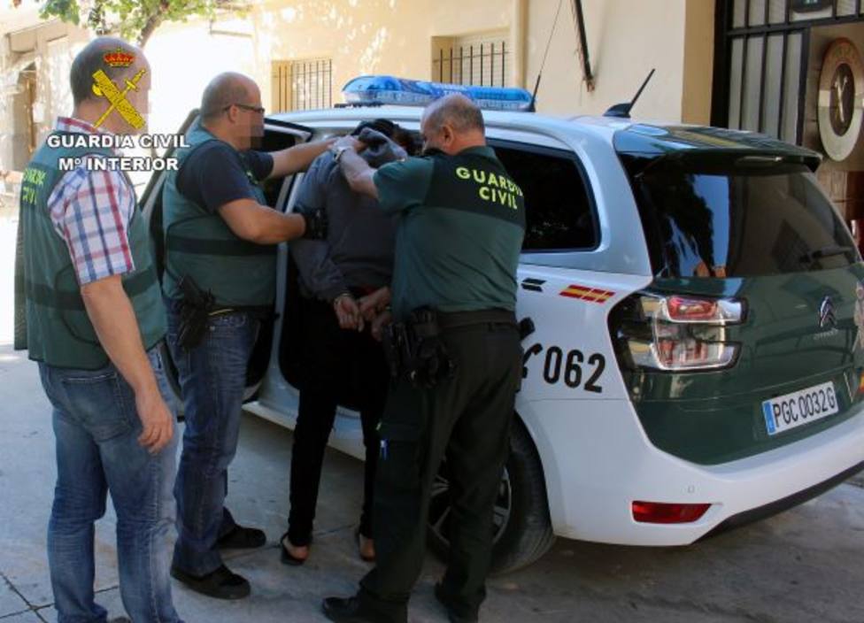La Guardia Civil detiene a un peligroso delincuente relacionado con cinco robos con violencia