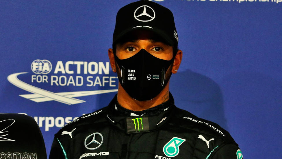 Lewis Hamilton, campeón del mundo de F1, con mascarilla. CORDONPRESS