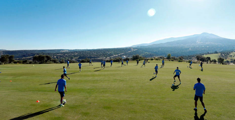 El Atlético comenzó realizando trabajo físico en el campo de golf de San Rafael. Foto: ATM.