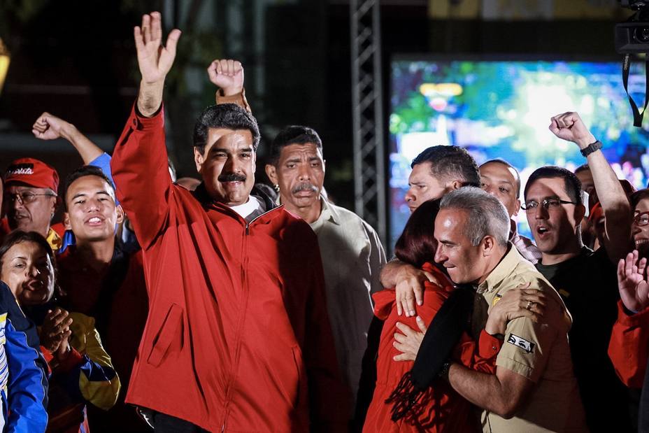 Maduro advierte de medidas contra Parlamento, Fiscalía y medios privados