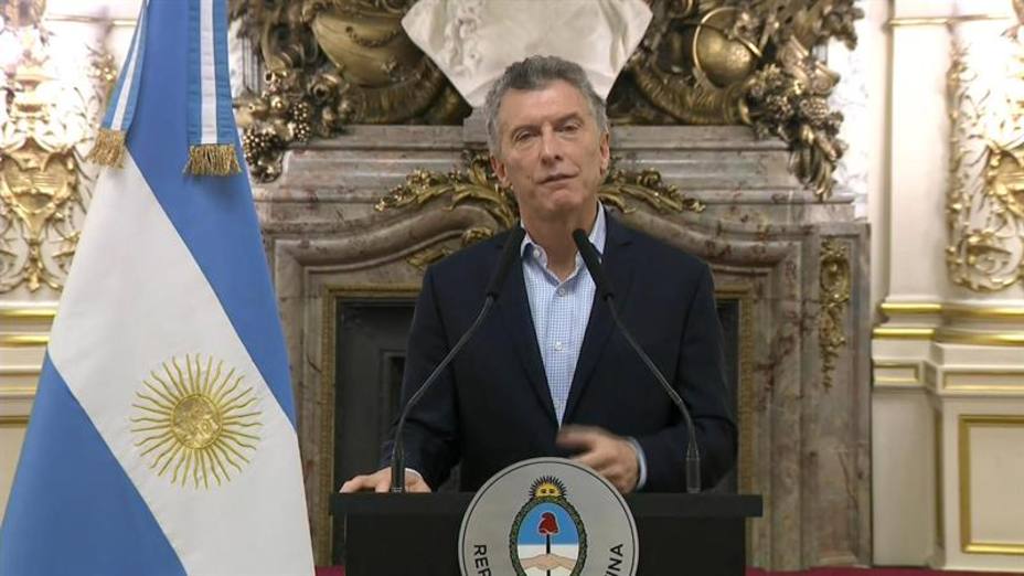El dólar volvió a desbocarse en la apertura de los mercados, lo que ha alarmado al Gobierno argentino