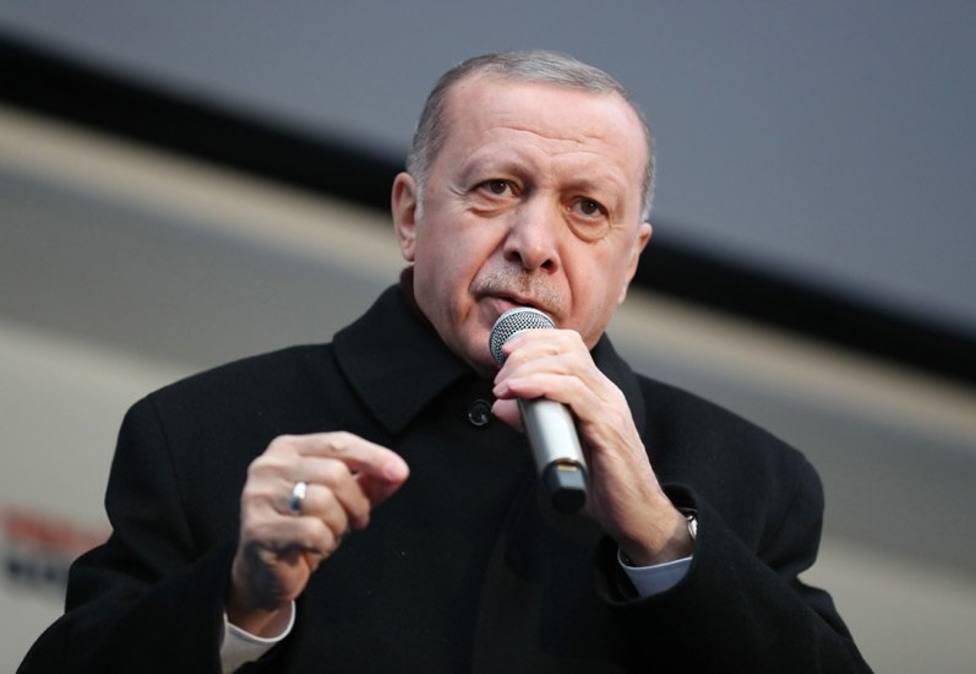 Erdogan denuncia que EEUU no quiere vender armas a Turquía y se las regala a los kurdos