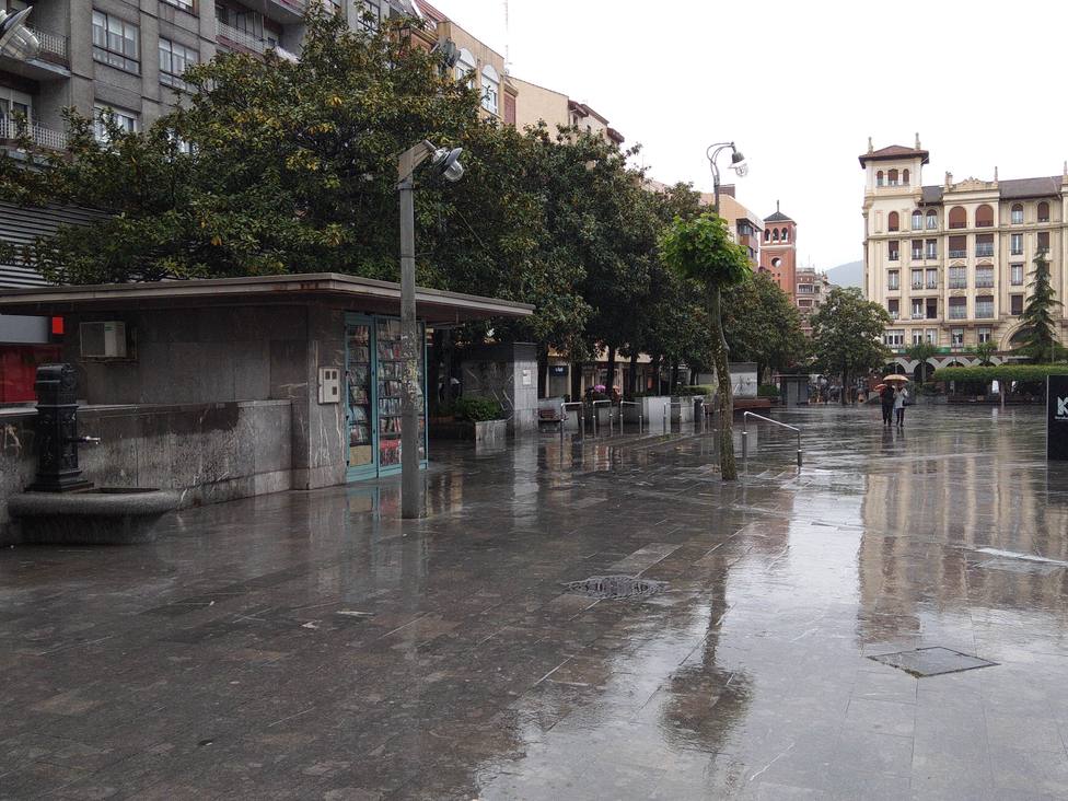 El tiempo inestable regresa a España, con descenso de temperaturas y avisos por viento, olas, lluvias y tormentas