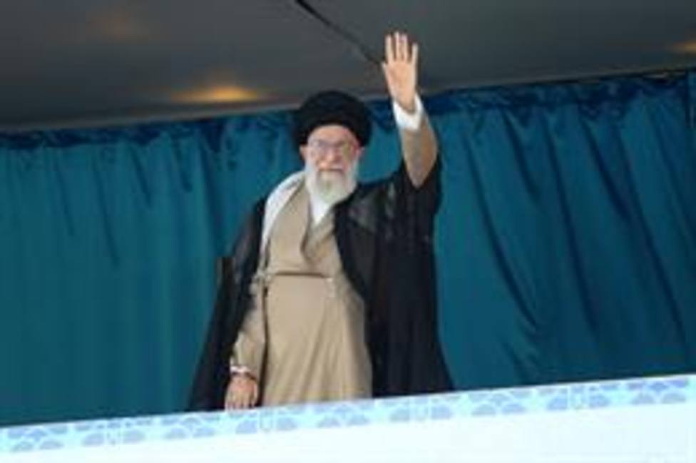 Jamenei aprobó los ataques a refinerías saudíes pero pidió que se ocultara la implicación iraní