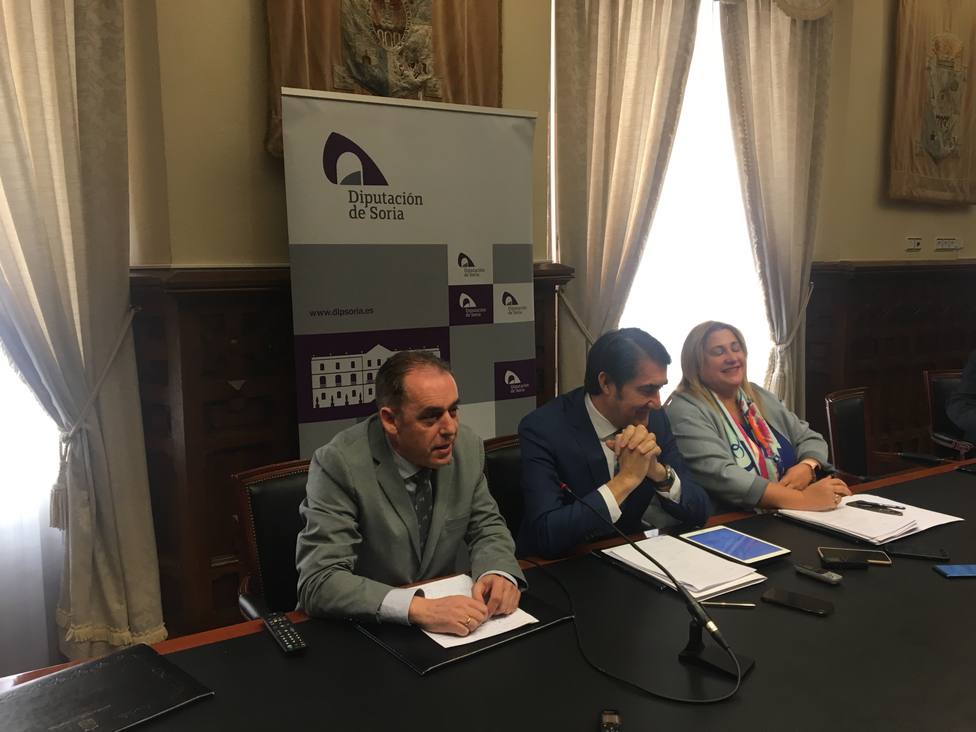 El consejero Juan Carlos Suárez Quiñones en su reunión hoy en la Diputación de Soria