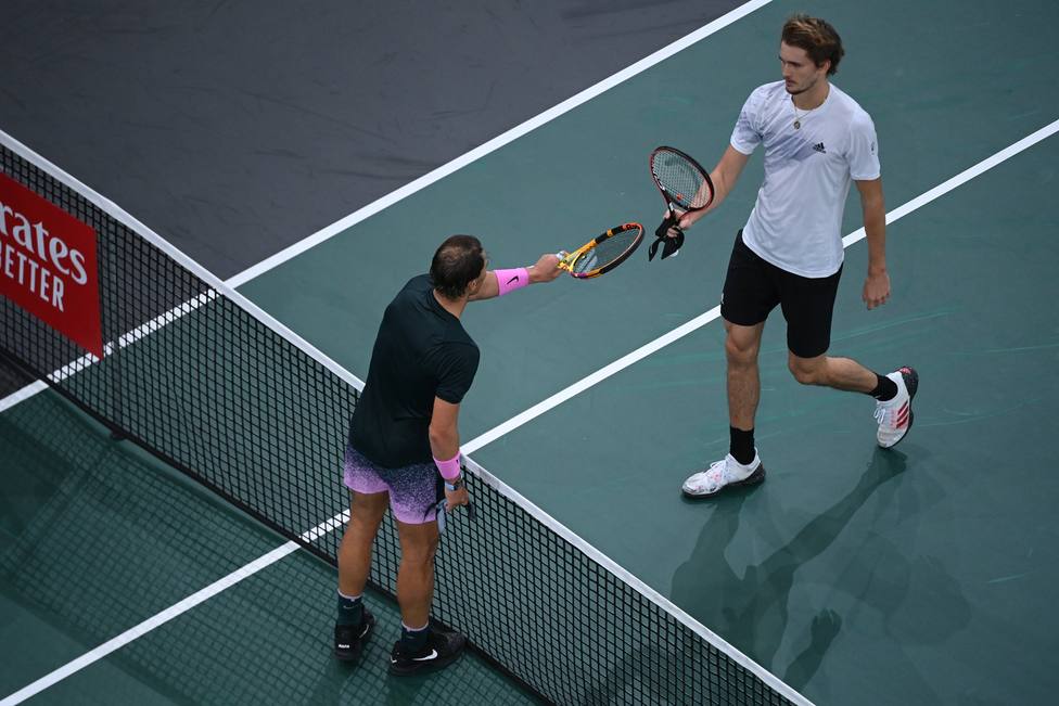 Un desafortunado Nadal cae en semifinales de París ante Zverev