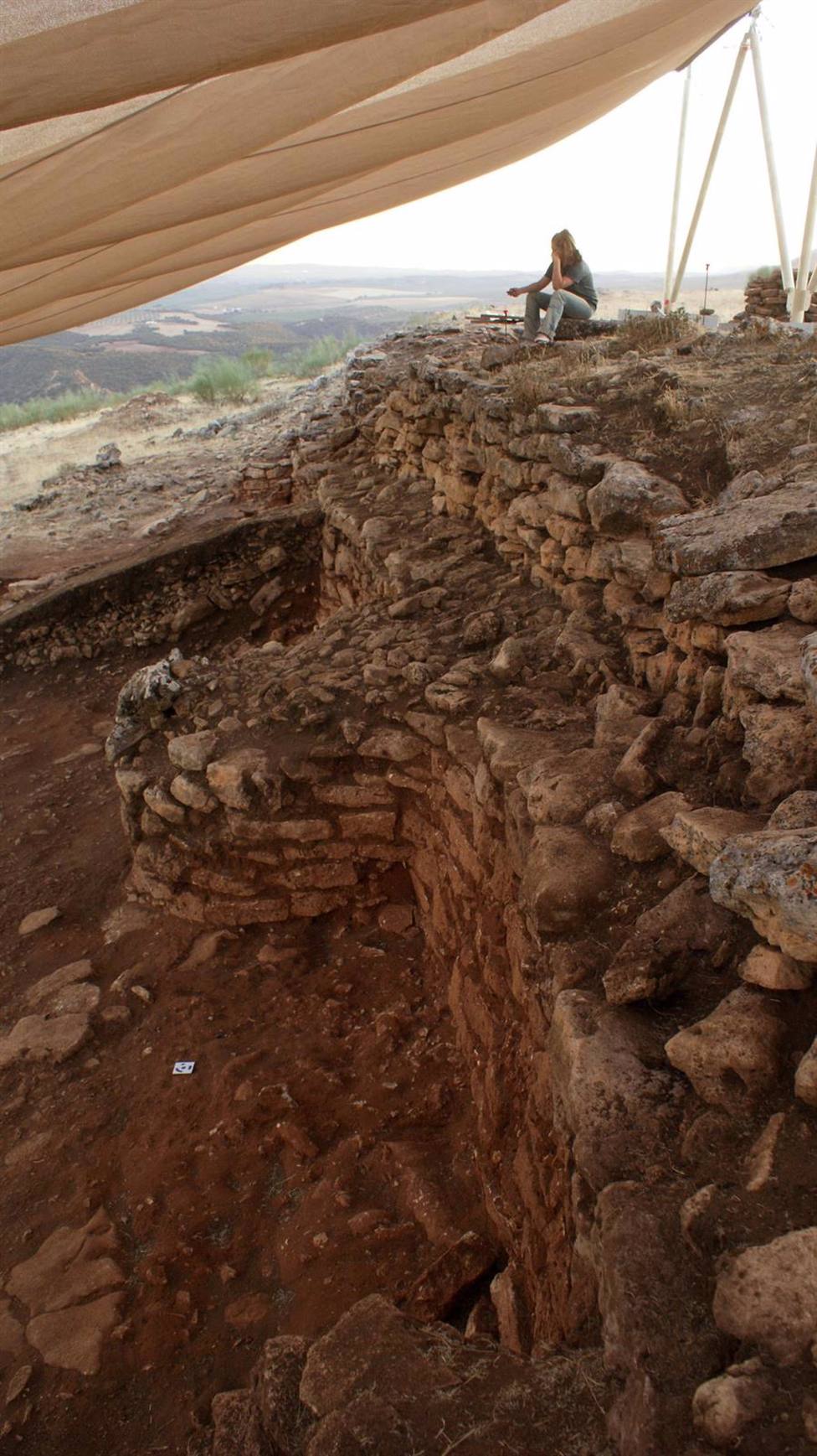 Arqueólogos de la UGR descubren un poblado fortificado de hace 5000 años