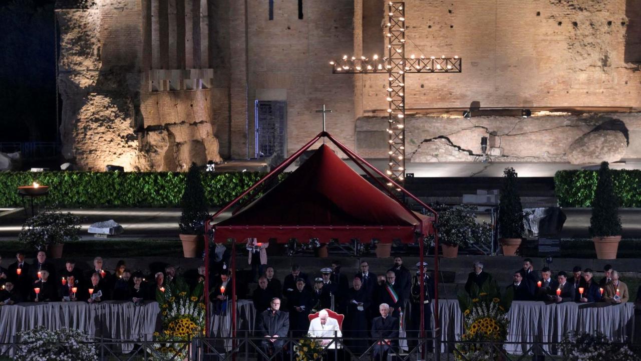 El Papa Francisco interviene en el Pregón de la Semana Santa de Mérida de Eva Fernández