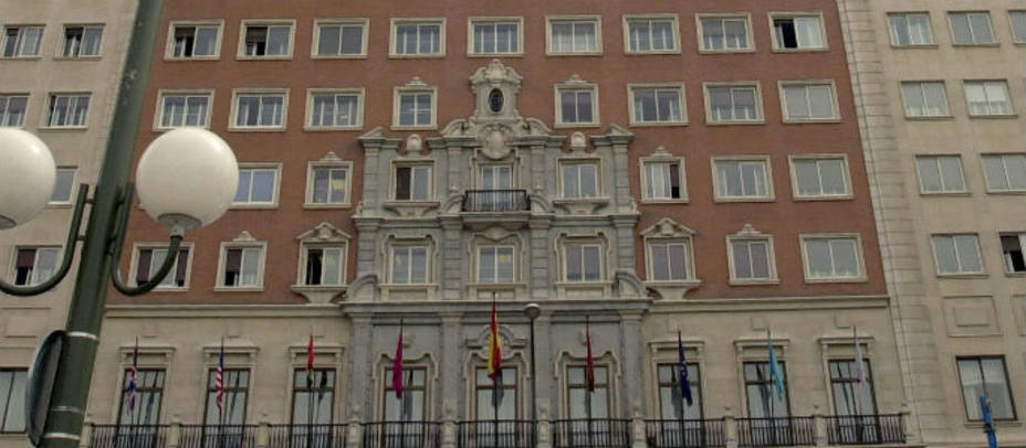 Wanda da un paso atrás y deja en el aire la reforma del Edificio España. EFE