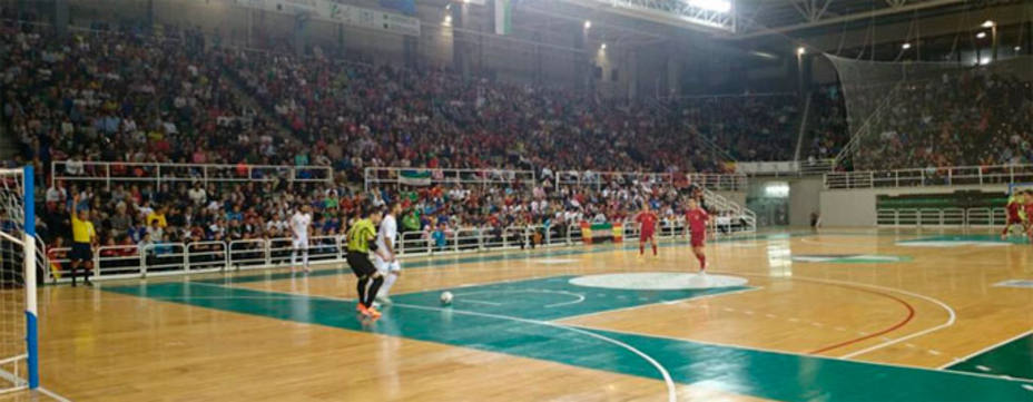 El Palacio de los Deportes de Cáceres, lleno para ver a la selección española (@FedExFutbol)