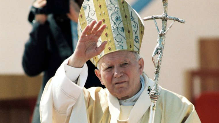 Monseñor Elías Yanes: “Valoro al Papa como el gran maestro de la fe de la Iglesia”