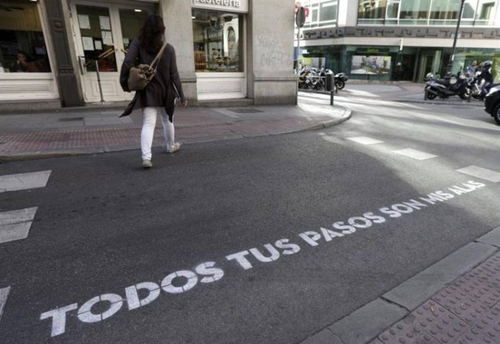Versos en los pasos de peatones de Madrid