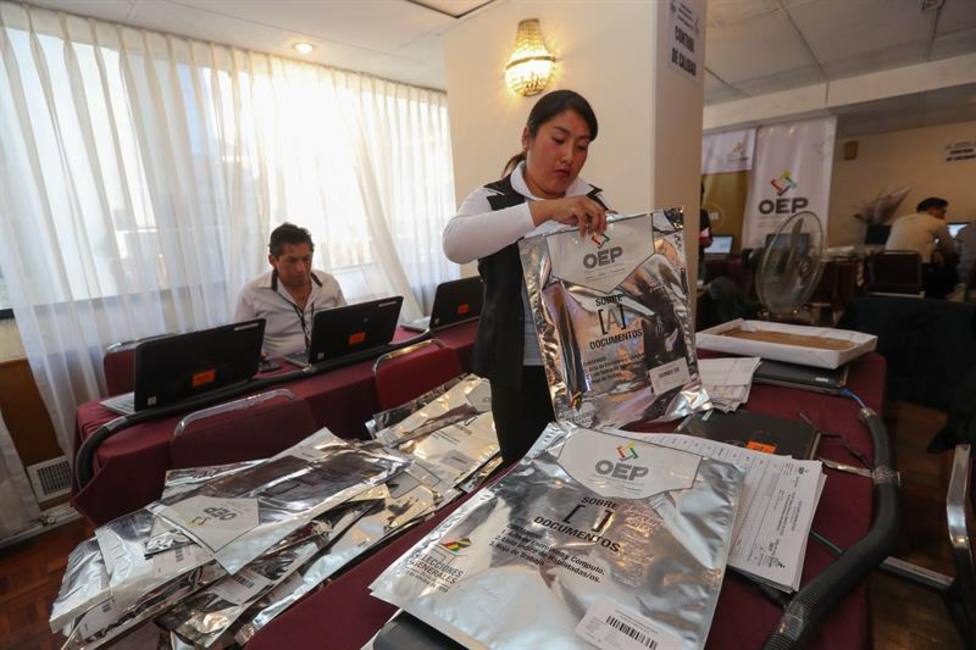 El Tribunal Electoral de La Paz (Bolivia) declara el estado de alerta y suspende el recuento de votos