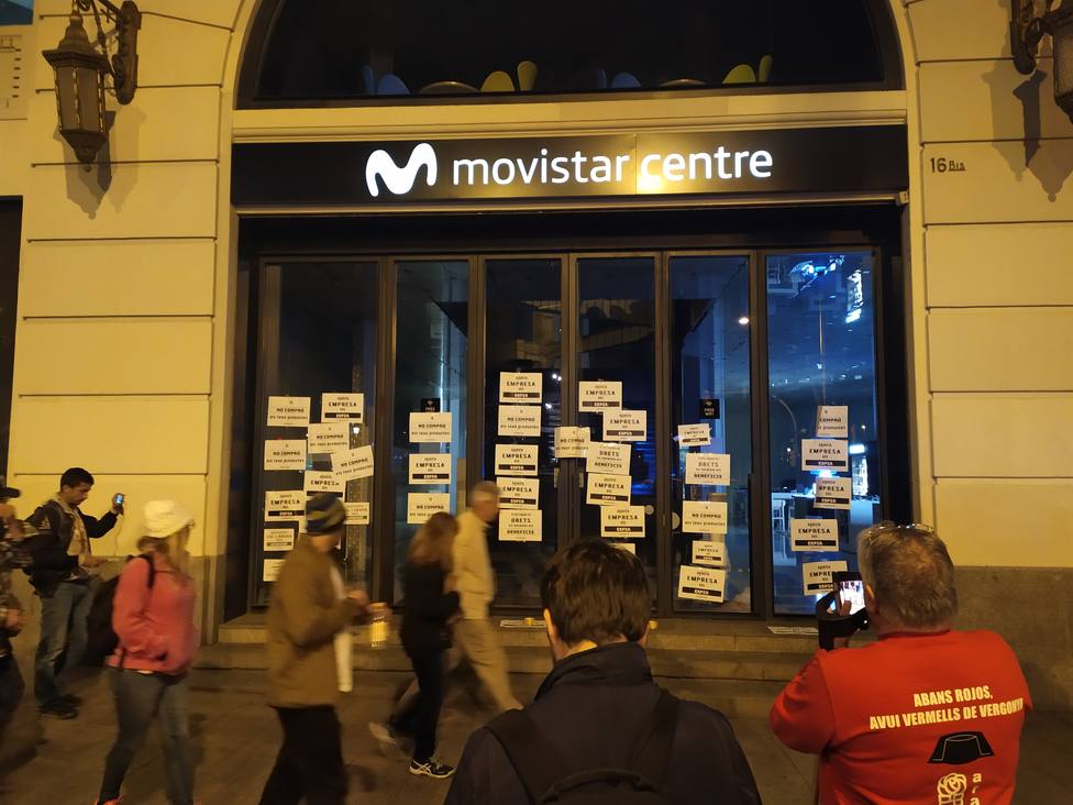 CARTEL “CONTENEDORES RECICLAJE” - UGT Servicios Públicos Madrid