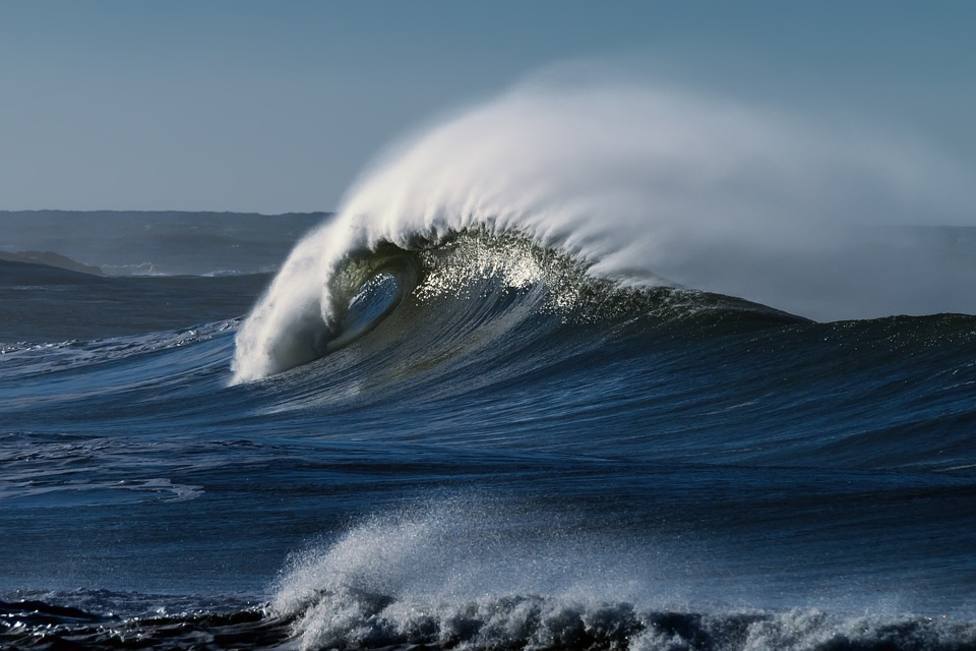 Galicia en alerta roja: olas de 9 metros en el Atlántico
