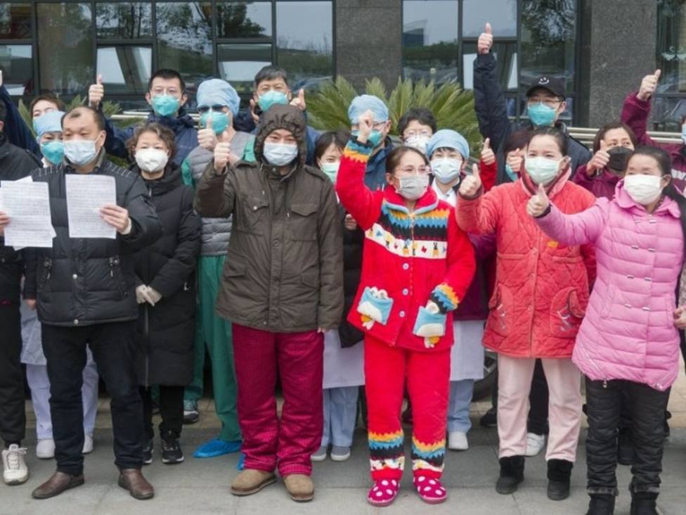 China eleva a 2.118 las muertes por el nuevo coronavirus y a 74.576 el número de contagiados