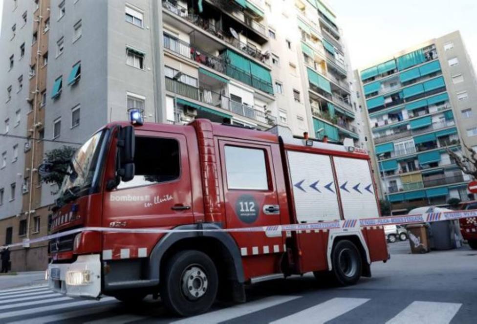 Diecisiete heridos por un incendio en un bloque de viviendas en San Juan de Aznalfarache (Sevilla)