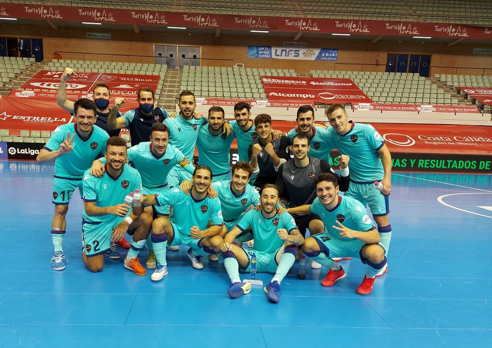 El Levante FS celebró la victoria del martes ante ElPozo Murcia