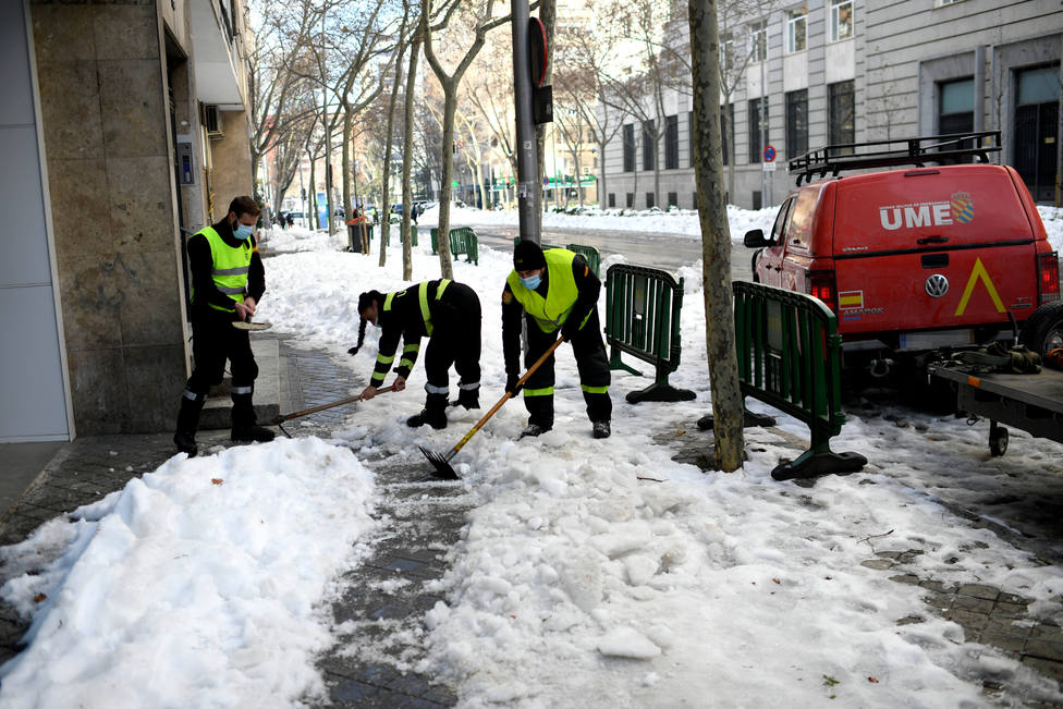 La ciudad de Madrid tiene despejadas de nieve 2.167 de sus 9.200 calles, el 23,5% de las vías