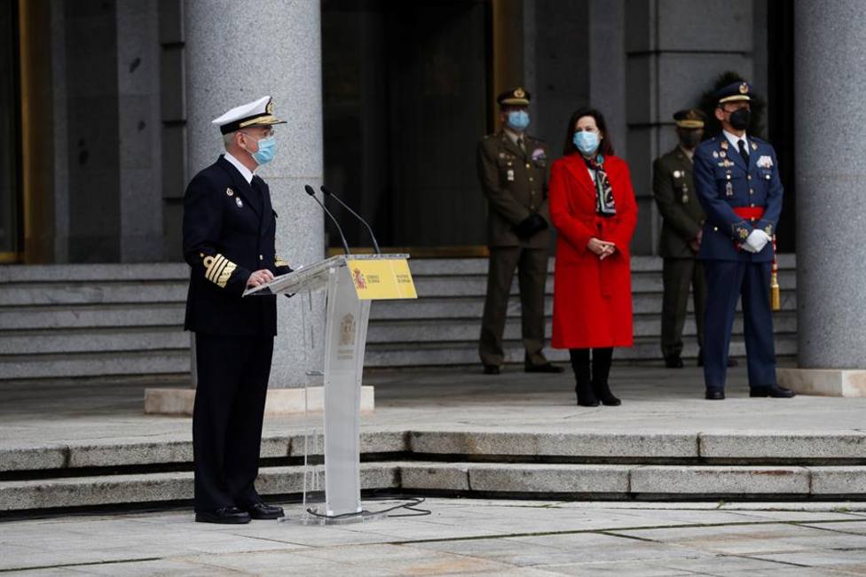 El almirante general Teodoro López Calderón pronuncia un discurso durante su acto de jura como nuevo JEMAD