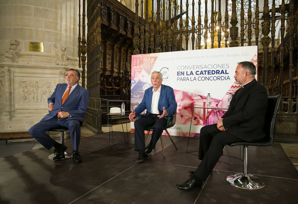 Nuevo coloquio del ciclo Conversaciones en la Catedral con los escritores Jesús Sánchez Adalid y Jesús Maeso
