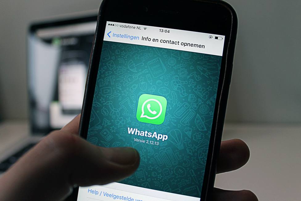 El tercer check azul de WhatsApp: qué significa y en qué casos aparecerá