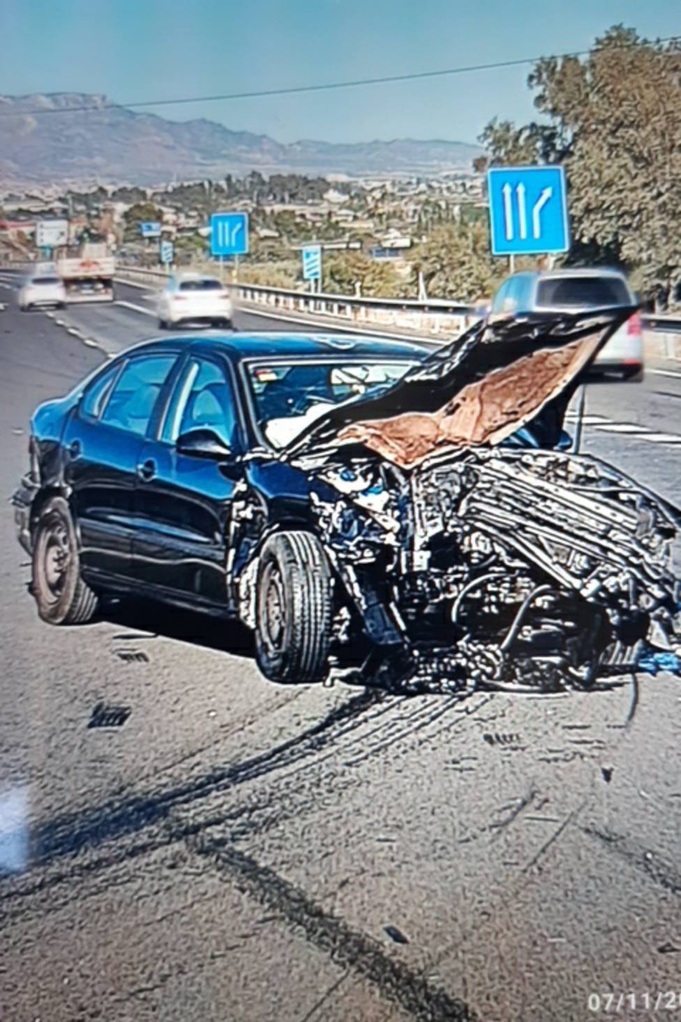 Servicios de emergencias atienden a una mujer herida en accidente de tráfico en Lorca