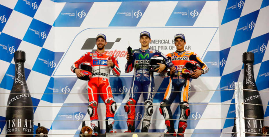 Hubo pitos a Márquez y Lorenzo en el podio del GP de Catar de motociclismo. Foto: MotoGP.