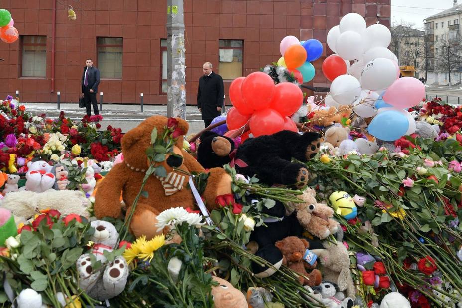 El presidente ruso, Vladimir Putin, visita Kemerovo; lugar en el que murireon más de 64 personas por un incendio