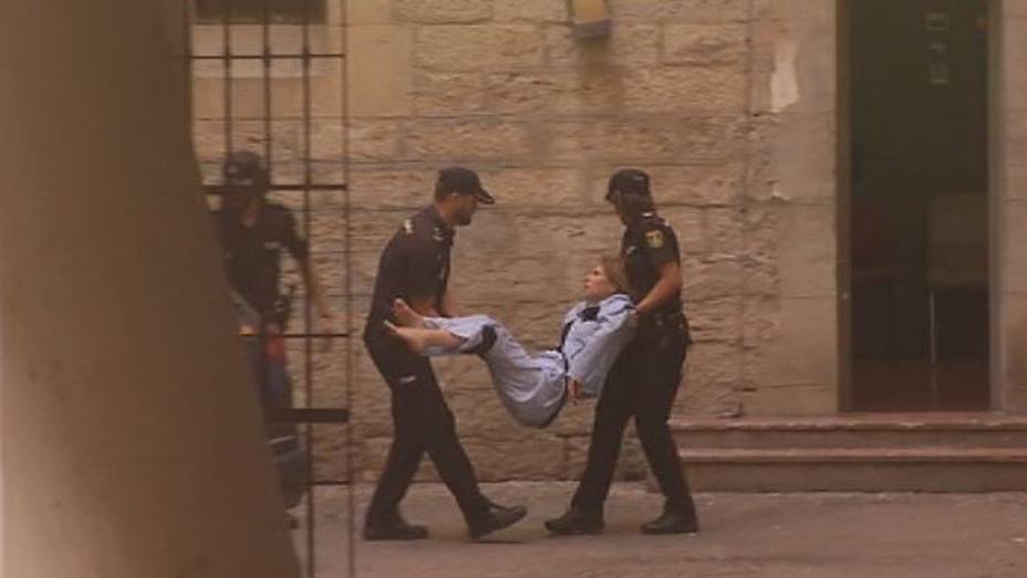 Prisión sin fianza para la recién casada acusada de matar a su marido en Alicante