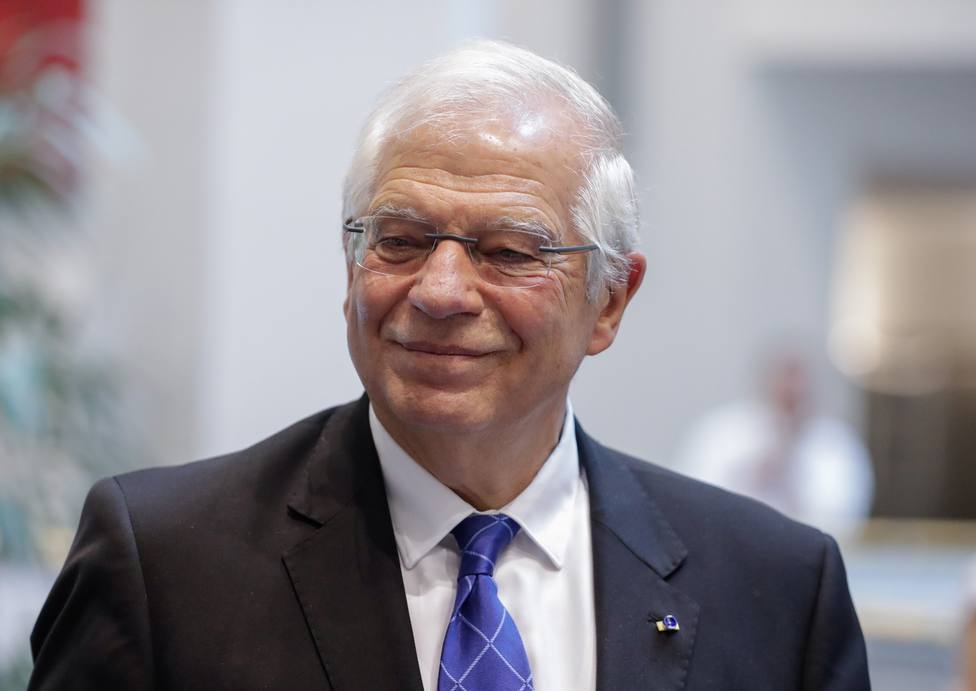 Borrell renuncia a su acta de eurodiputado y sigue de ministro en funciones