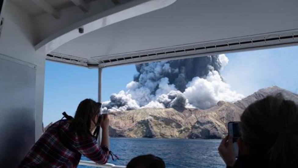 Nueva Zelanda busca a ocho personas desaparecidas por la erupción del volcán Whakaari