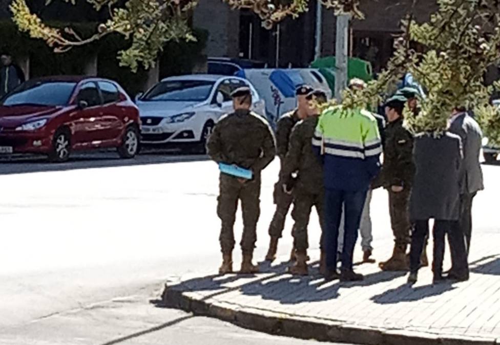 Militares en calle Juan XXIII de Huesca