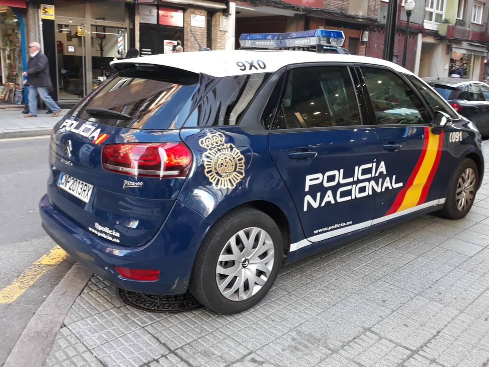 Coche de la Policía Nacional en Gijón